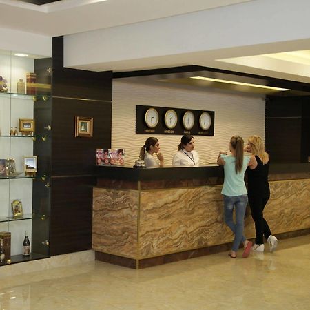 Shirak Hotel Ereván Exterior foto